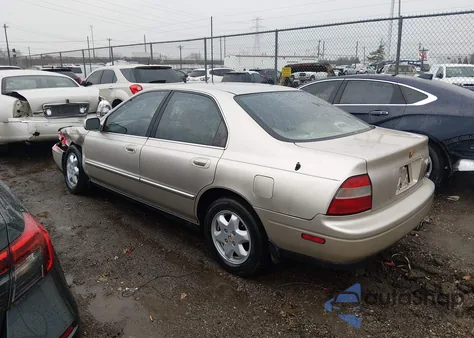 1995 Honda Accord Ex z USA, uszkodzony, nr VIN 1HGCE6661SA023573